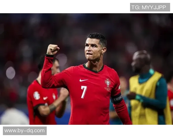 足球巨星悲痛告别慈母全队同心祈福共渡艰难时刻 足球巨星悲痛告别慈母全队同心祈福共渡艰难时刻